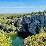 Le Trois Nourrices נרבון