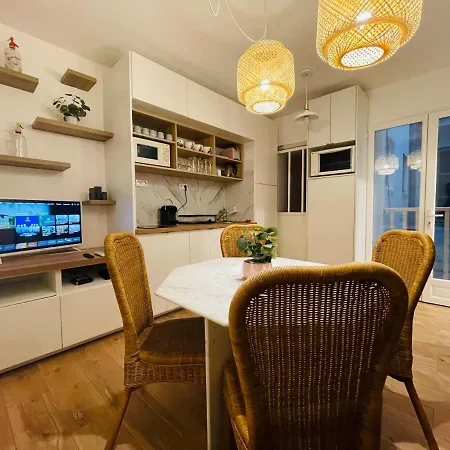 Le Trois Nourrices *