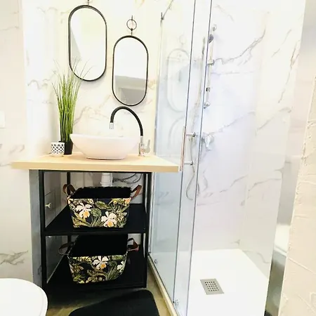 Le Trois Nourrices 纳博讷