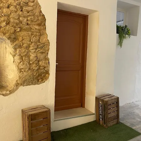 Le Trois Nourrices * 纳博讷