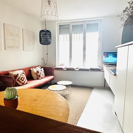 Le Trois Nourrices 纳博讷